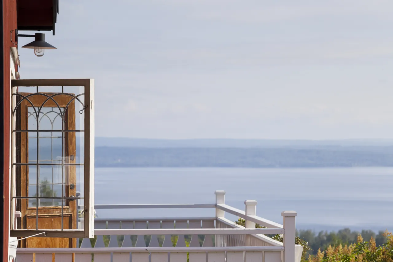Utsikt från Verandan på Villa Långbers.
