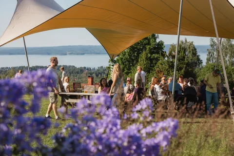 Sommarkväll på Villa Långbers.